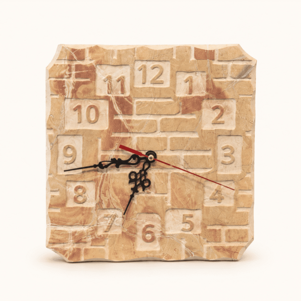 tshura-wall-clock-quarter שעון קיר הרובע בדוגמת אבני הכותל עם ספרות חרוטות